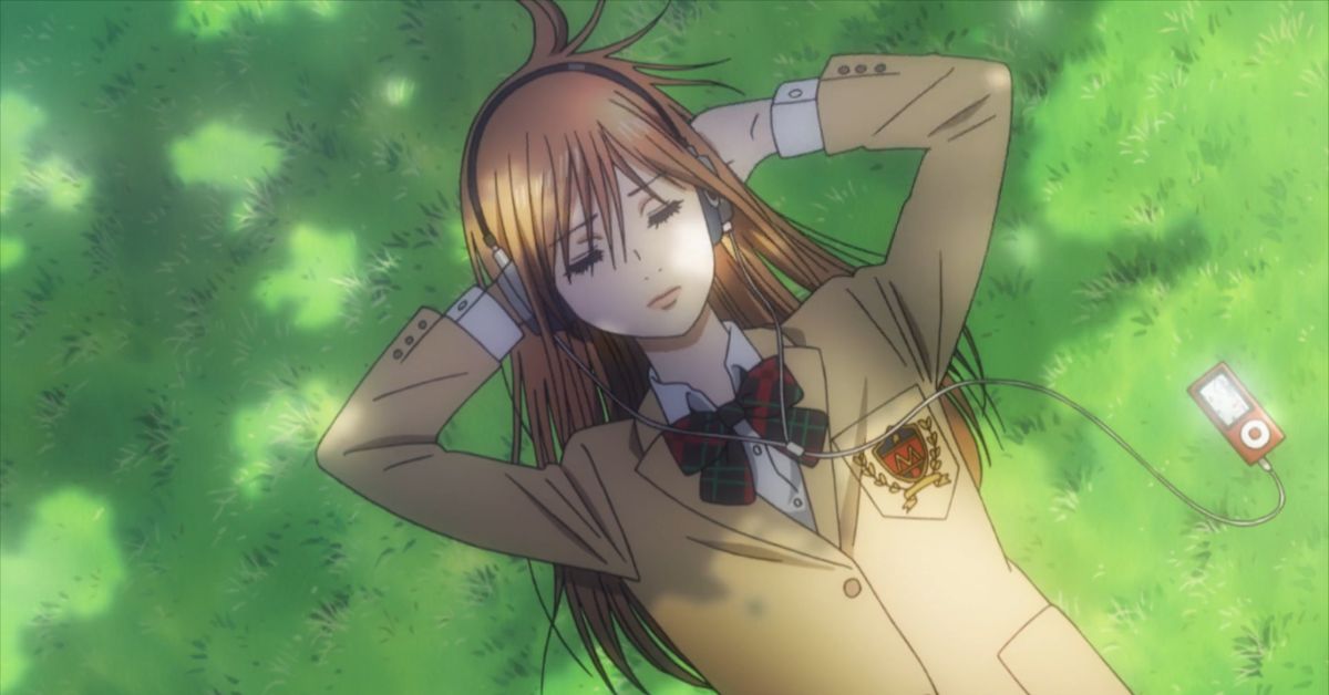 Chihaya Ayase from Chihayafuru is one of the best anime girls with headphones.